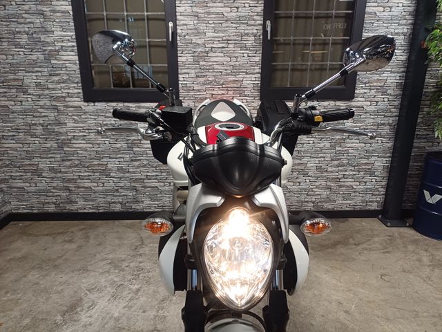 suzuki - sfv-650-gladius