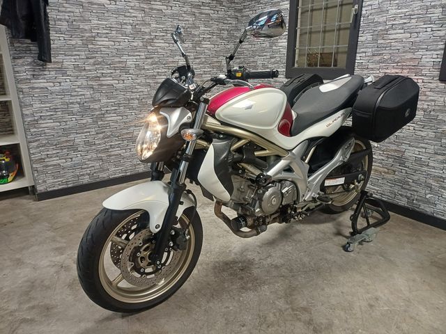 suzuki - sfv-650-gladius