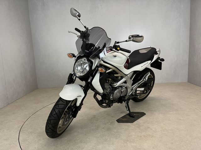 suzuki - sfv-650-gladius