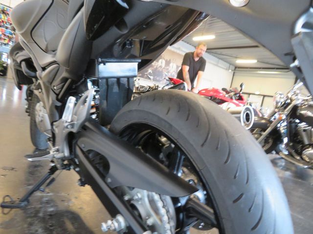 suzuki - sfv-650-gladius