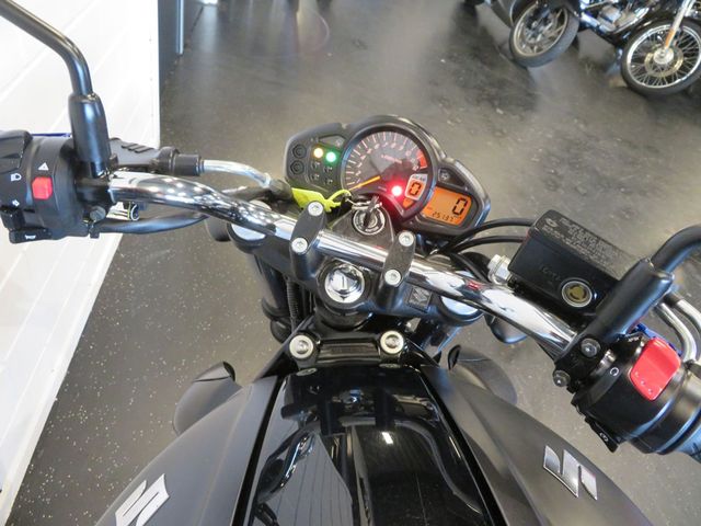 suzuki - sfv-650-gladius