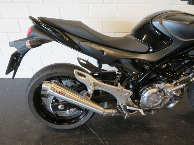 suzuki - sfv-650-gladius