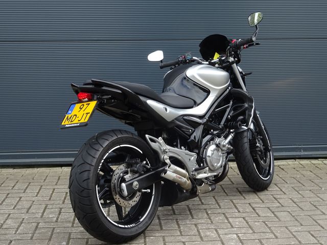 suzuki - sfv-650-gladius