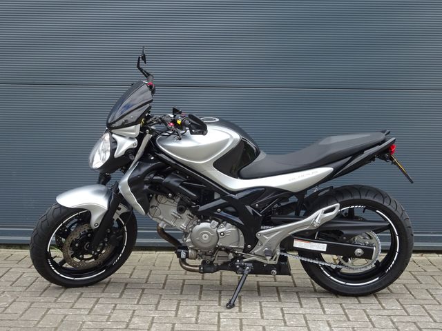 suzuki - sfv-650-gladius