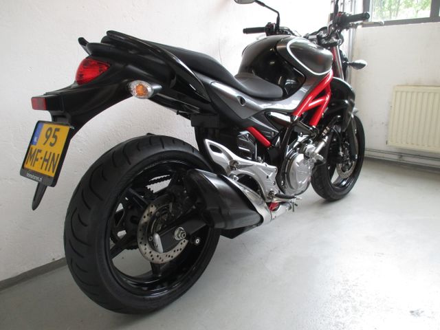 suzuki - sfv-650-gladius