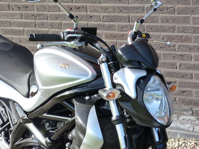 suzuki - sfv-650-gladius-abs