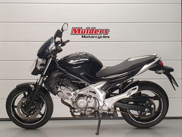 suzuki - sfv-650-gladius-abs
