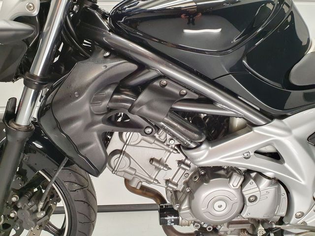 suzuki - sfv-650-gladius-abs