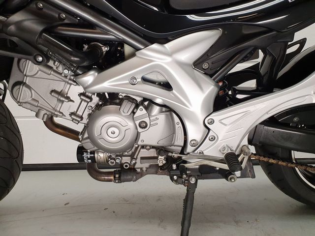 suzuki - sfv-650-gladius-abs