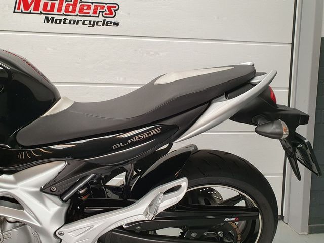 suzuki - sfv-650-gladius-abs