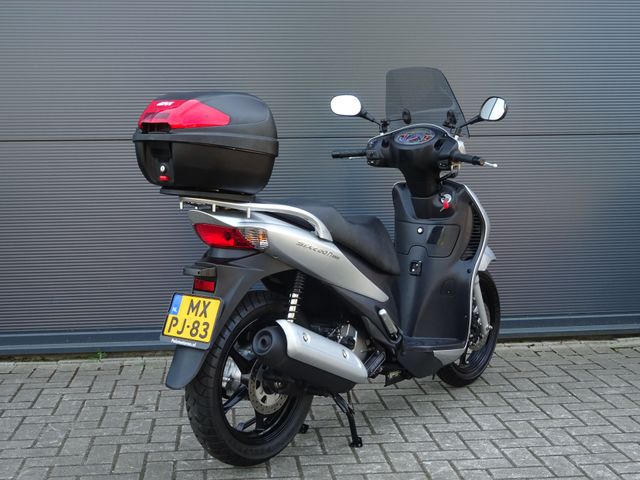 suzuki - sixteen-150