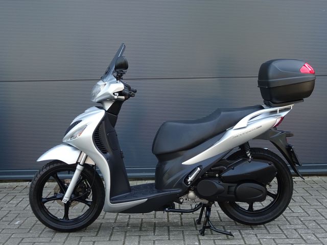 suzuki - sixteen-150