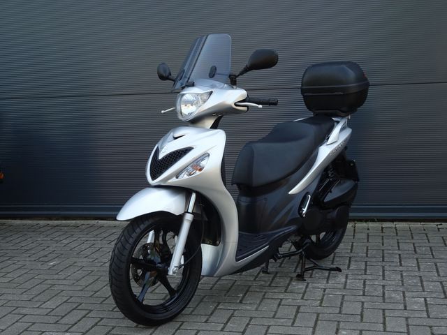suzuki - sixteen-150