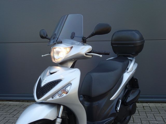 suzuki - sixteen-150