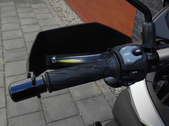 suzuki - v-strom-650-xta-adventure