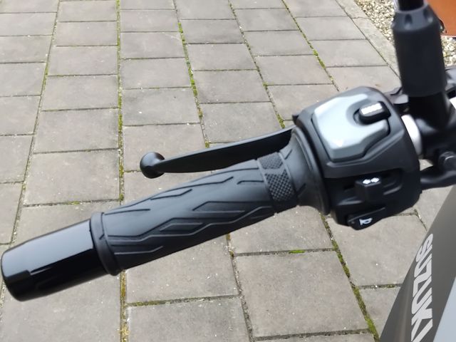 suzuki - v-strom-800