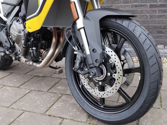 suzuki - v-strom-800