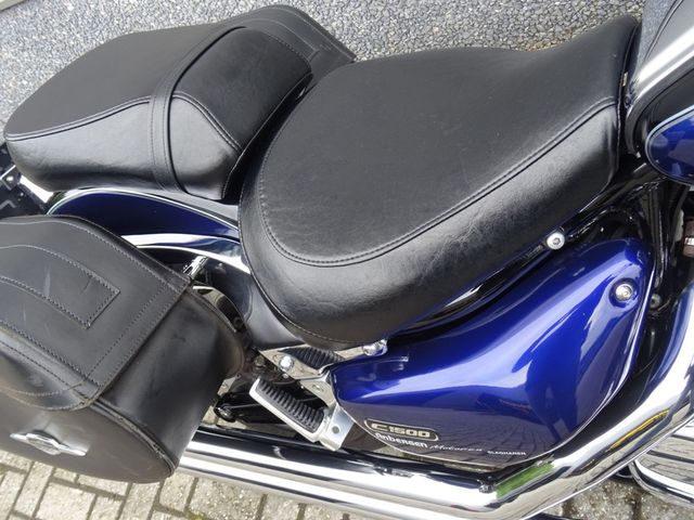 suzuki - vl-1500-intruder