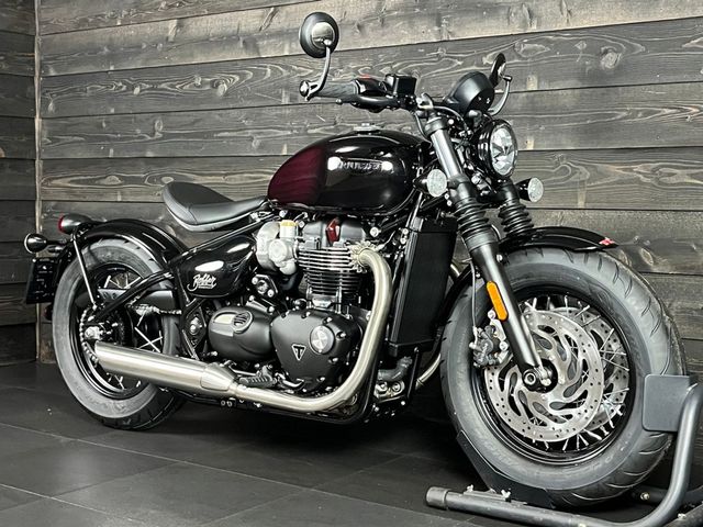 triumph - bobber-purple-stealth-edition