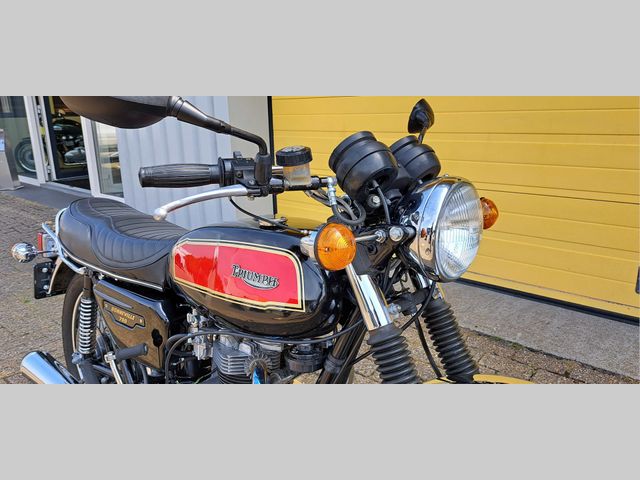 triumph - bonneville--t--140