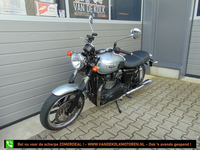 triumph - bonneville