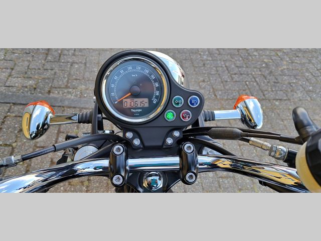 triumph - bonneville