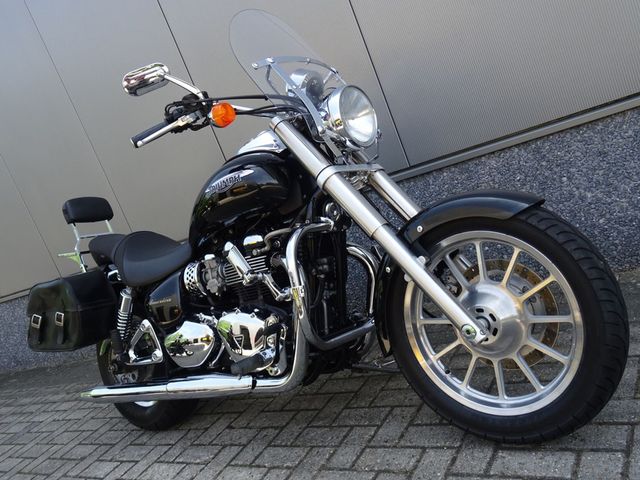 triumph - bonneville-america