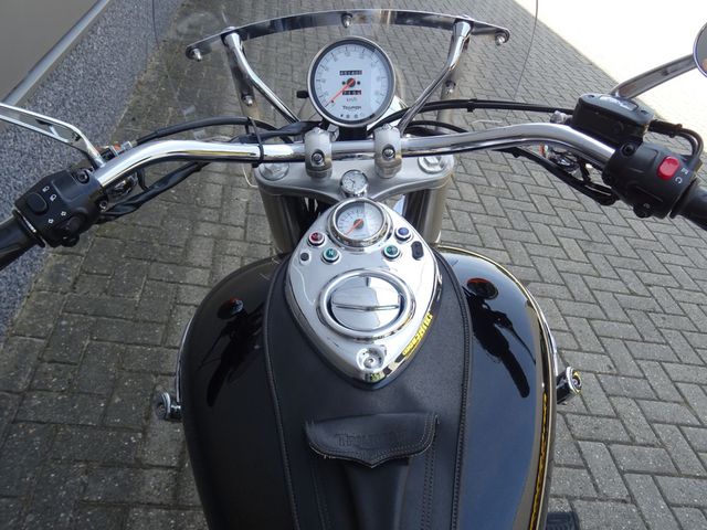 triumph - bonneville-america