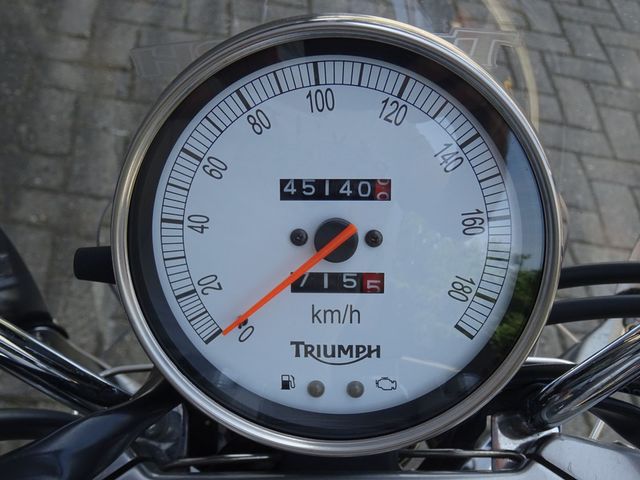 triumph - bonneville-america