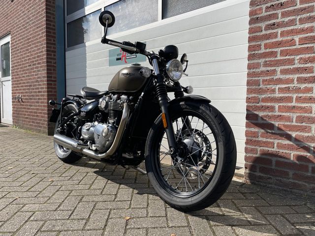 triumph - bonneville-bobber