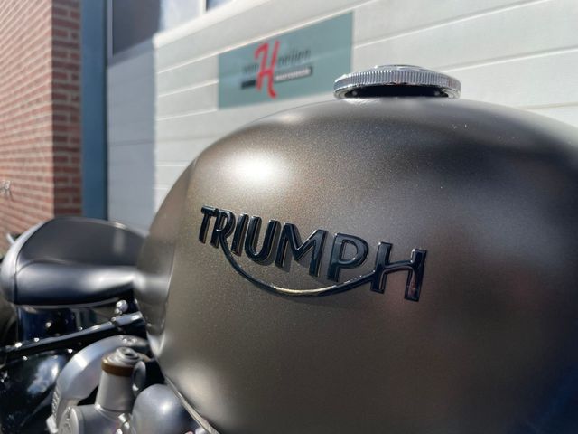 triumph - bonneville-bobber