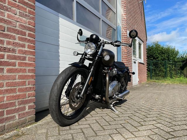 triumph - bonneville-bobber