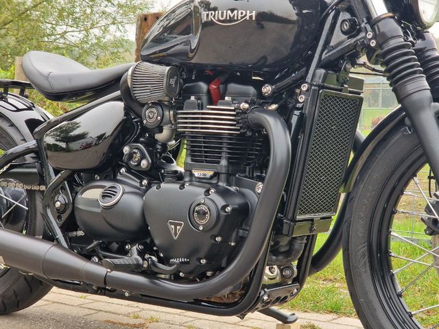 triumph - bonneville-bobber