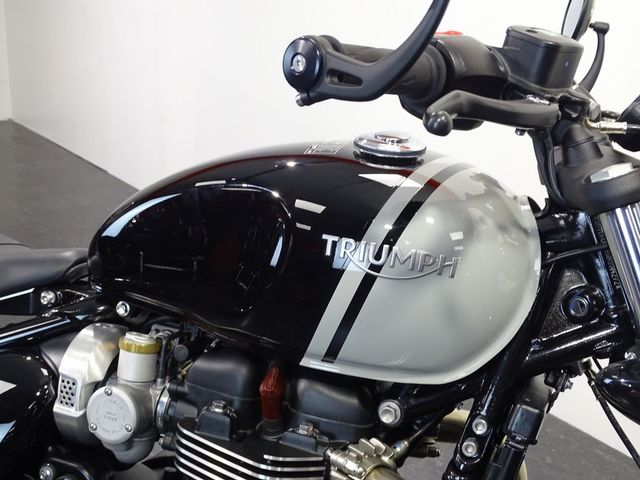 triumph - bonneville-bobber