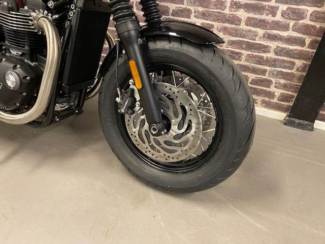 triumph - bonneville-bobber