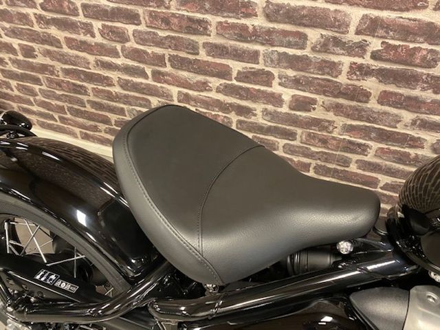 triumph - bonneville-bobber