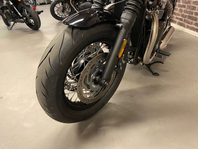 triumph - bonneville-bobber