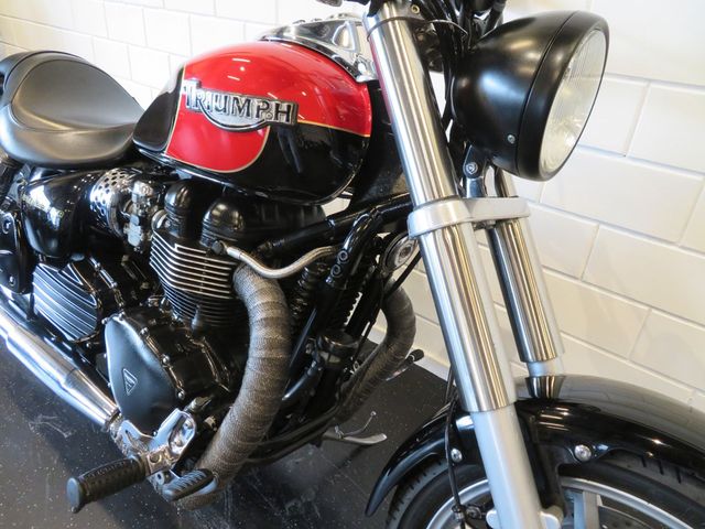 triumph - bonneville-speedmaster