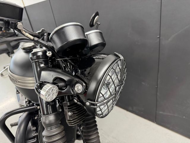 triumph - bonneville-t-100-black