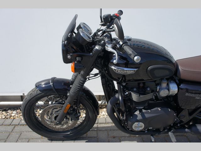 triumph - bonneville-t-120-black
