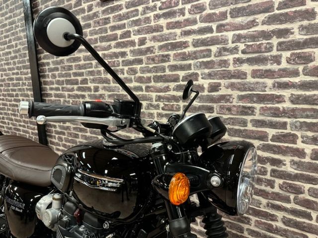triumph - bonneville-t-120-black
