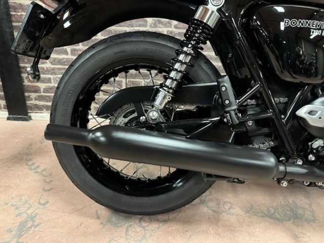 triumph - bonneville-t-120-black
