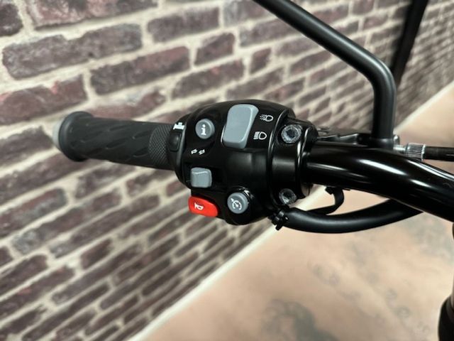 triumph - bonneville-t-120-black