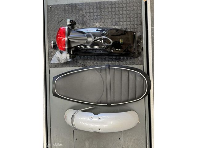 triumph - bonneville-t-120-bud-ekins-se