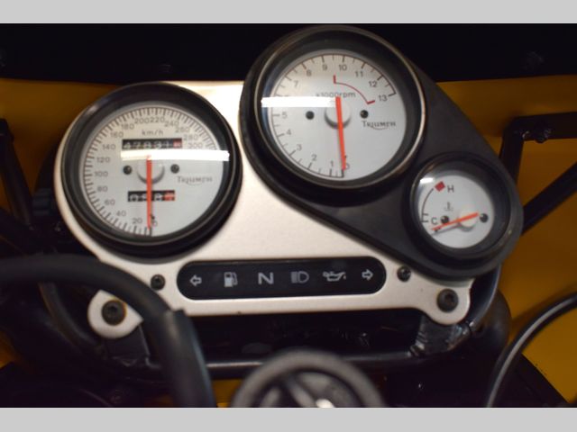 triumph - daytona-1200