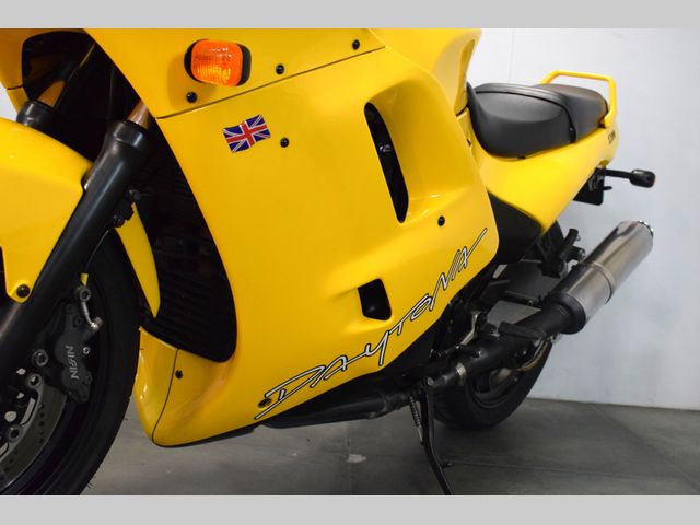 triumph - daytona-1200