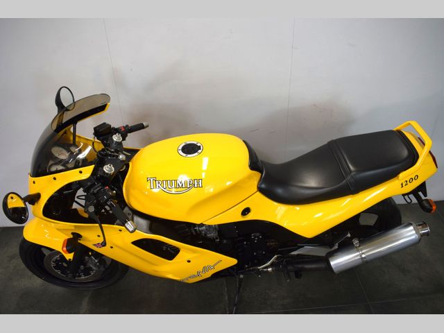 triumph - daytona-1200