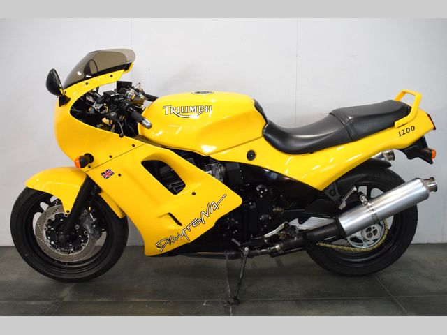 triumph - daytona-1200