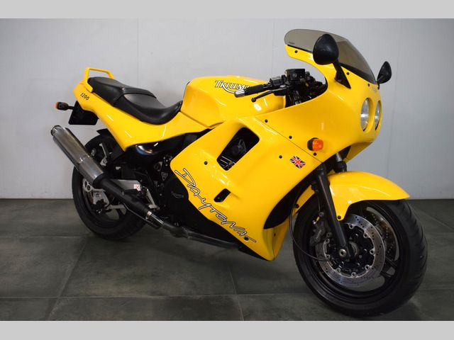 triumph - daytona-1200