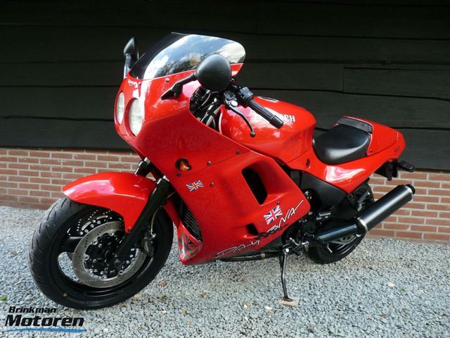 triumph - daytona-900